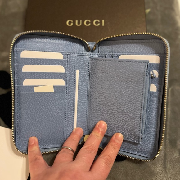 NIB Gucci multi card wallet - Picture 3 of 5